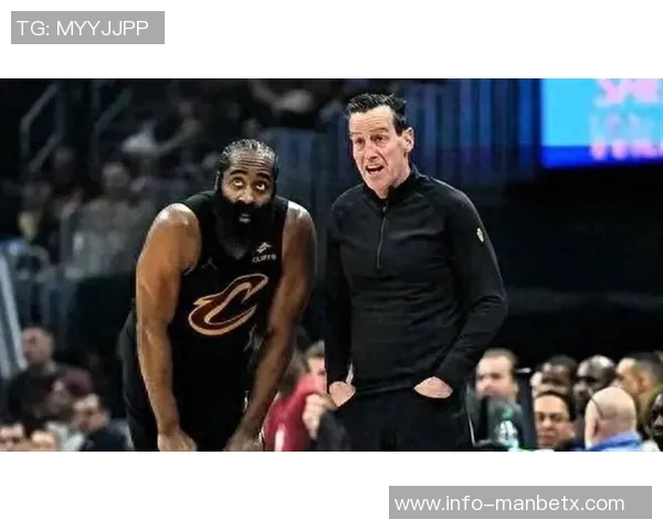 阿特金森赞米切尔中距离表现超群称其总能做出最佳进攻选择