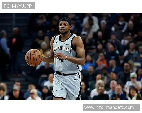 福克斯大放异彩单场28分11助助球队逆转文班缺阵的困境